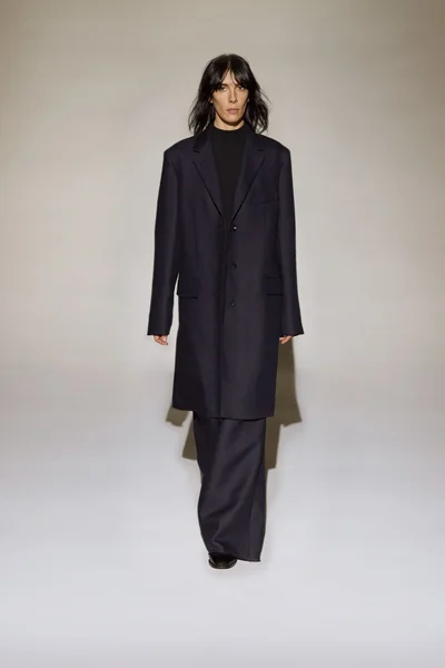 Look 3